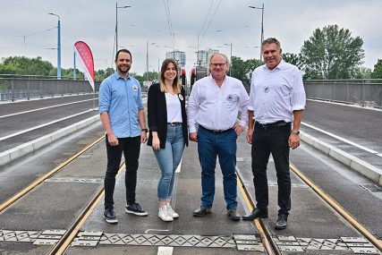 Projektbeteiligte auf der Elisabethbrücke 