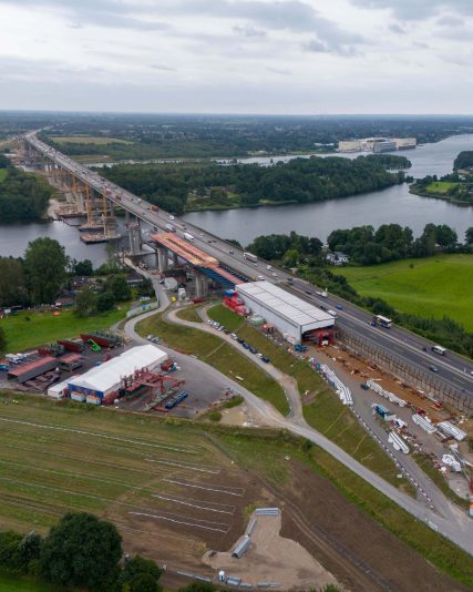 Blick auf Rader Hochbrücke