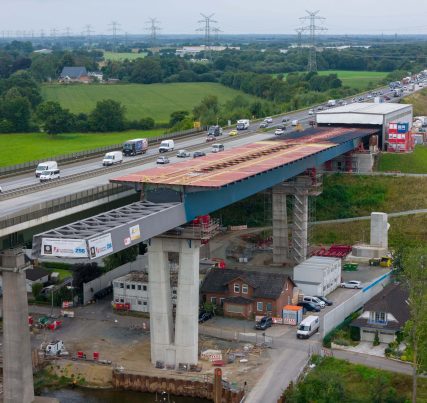 Blick auf Rader Hochbrücke